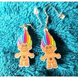 Super cute troll earrings